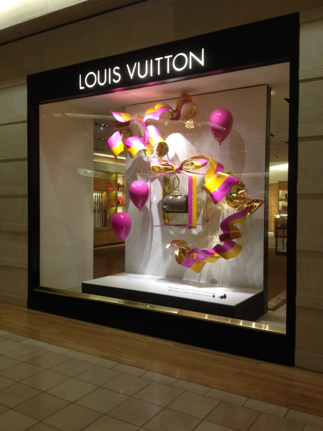 Louis Vuitton- Northbrook Court | Windows of Wonder
